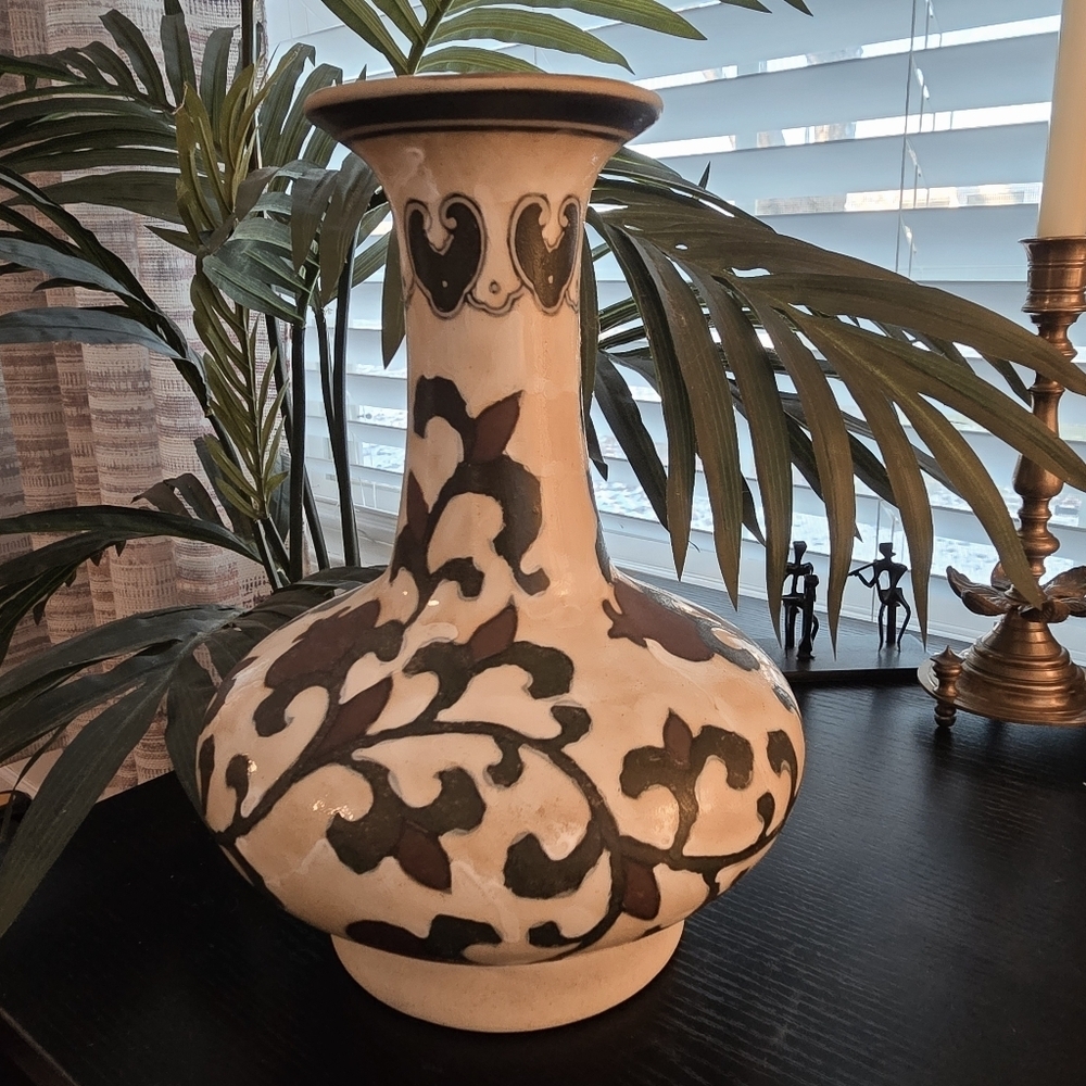 Chinese Cizhou Kiln Style Hand Glazed Stoneware Pottery Vase - Picture 2 of 10